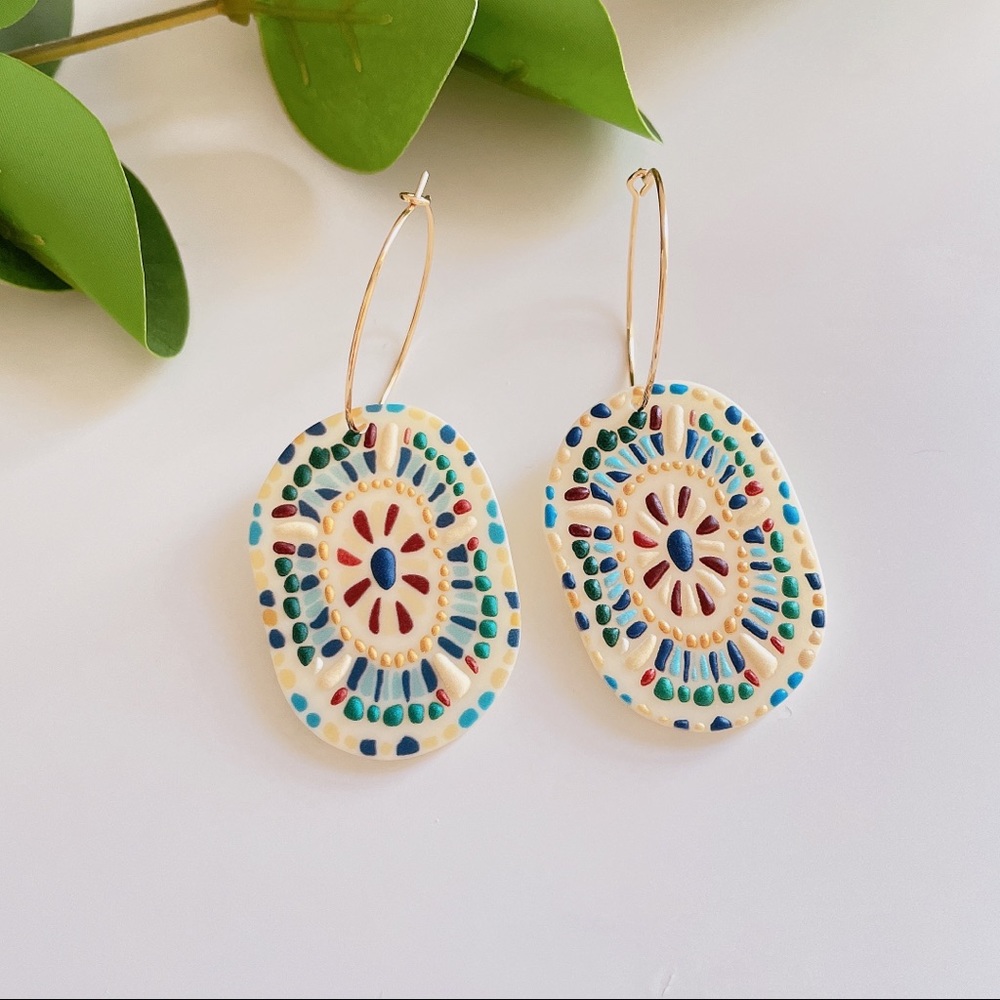 Multi color Acrylic statement hoop earrings - Picture 5 of 13